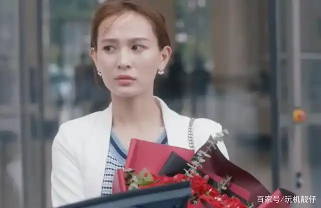 安家:王子健的女友"姗姗来迟",一出场网友断定:势力女!