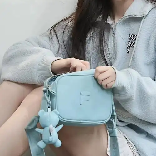 fila斐乐相机包欧阳娜娜同款包包潮牌女包包斜挎包小熊相机包女