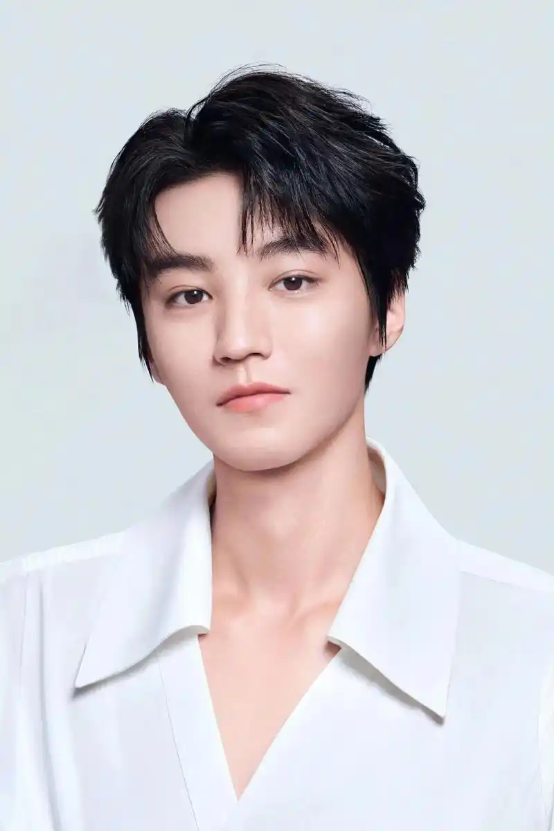 王俊凯 #王俊凯封神高清图片 后来啊我们都长大了,每天忙忙