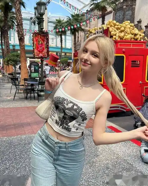 【纬度花边】|乌兹别克斯坦嫩模elina_公众_灵气_elina