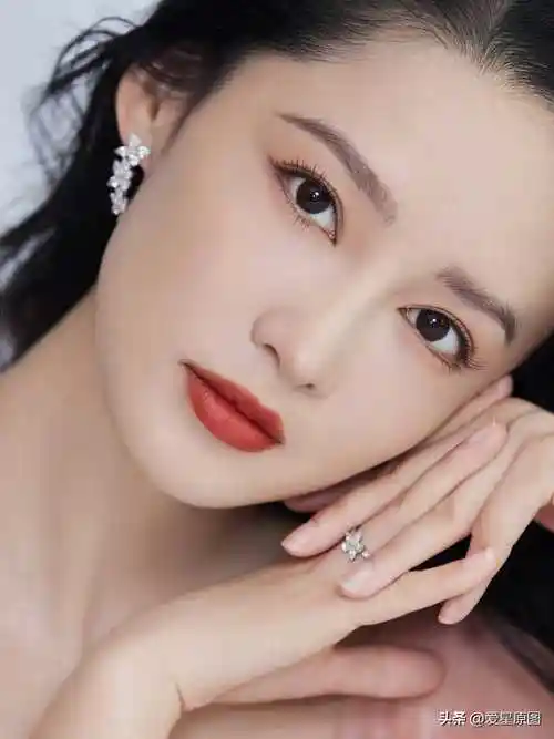 原创清新淡雅尽显绝美李沁全图写真大赏让您瞬间爱上她