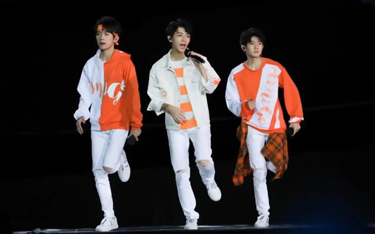 2018帅气tfboys清新壁纸最阳光的少年们