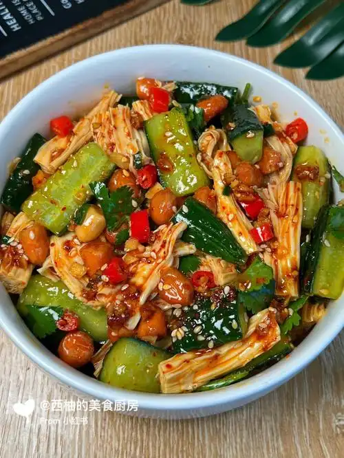 黄瓜,泡发腐竹,熟花生米,香菜等7815做法:16615调个秘制凉拌