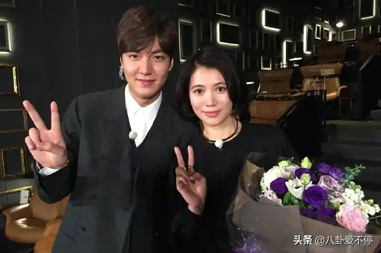 3月1日是女方生日,两人约会一起看电影,李敏镐亲自接女友.两人家离