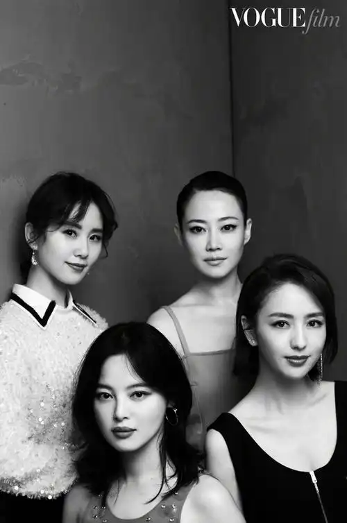 近日,vogue时装电影展聚集了众多大牌明星,几乎每天都有合影流出