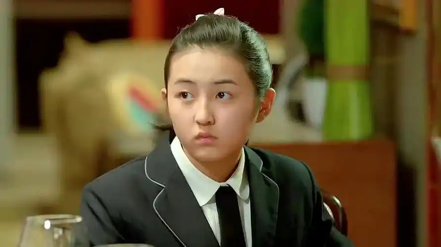 小别离:朵朵拿出百分试卷作新年礼物,父母满脸笑容,太开心了-影视综