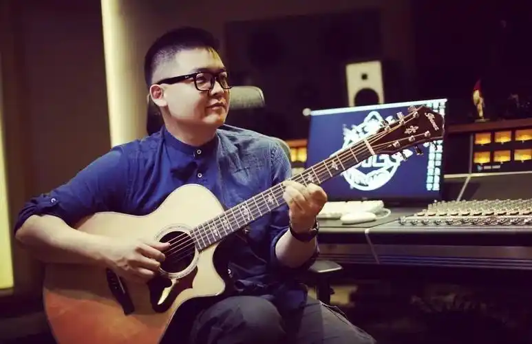 门内专访潘高峰在爱与自由中谈笑funk声