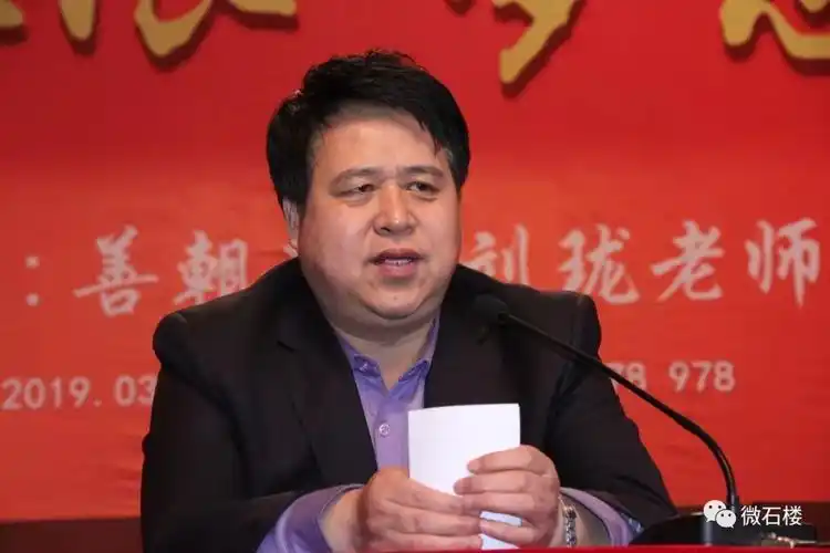 微石楼石楼中学举行2019届高考百日冲刺誓师大会