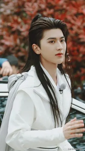 蔡徐坤《奔跑吧》路透曝光,古装扮相好惊艳,风度翩翩宛如画中仙_造型