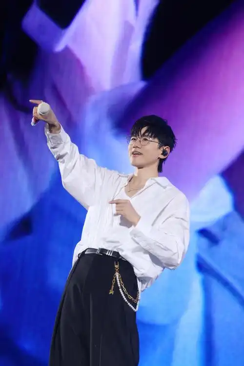 张杰未live巡回演唱会#  @张杰未·live-「开往1982」巡回演唱会珊＃