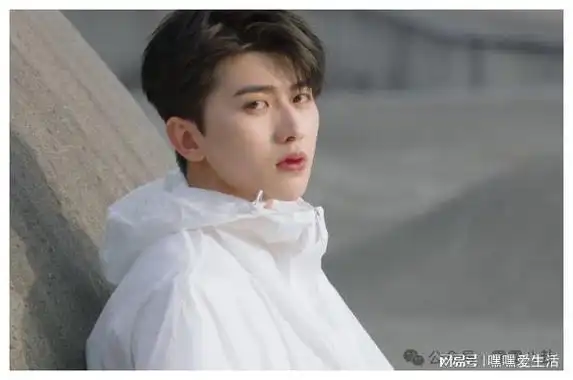 八卦:肖战,蔡文静赵今麦,张若昀,江疏影,杨紫,蔡徐坤,王源