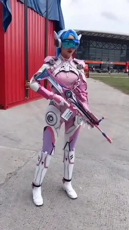 cosplay刺激战场火箭少女喜欢吗