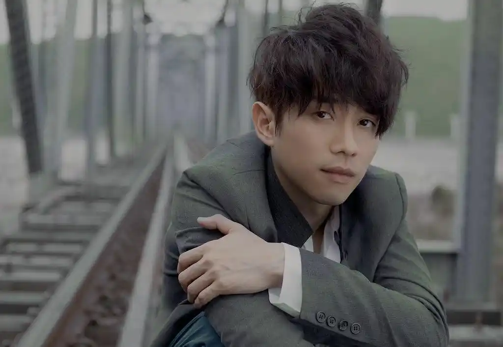 张栋梁 nicholas teo的图片