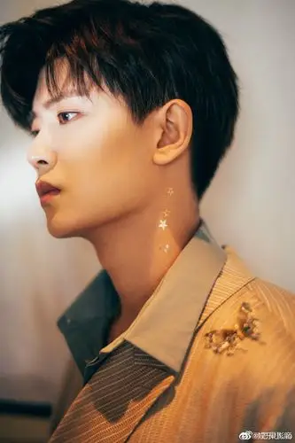 任嘉伦《时尚健康》五月封面人物