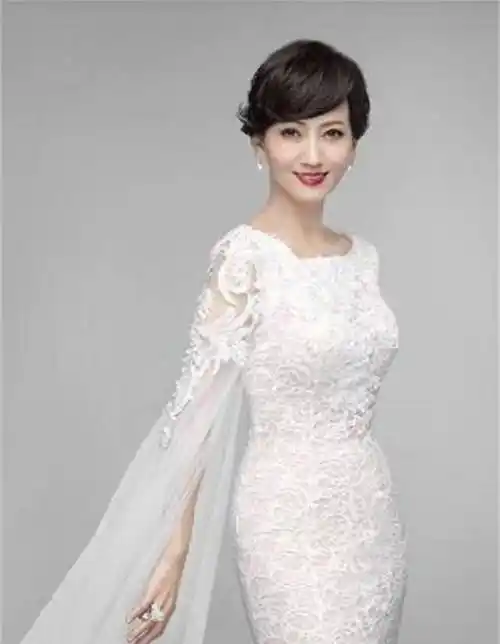 冻龄女神赵雅芝美也是需要代价的