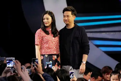 《缘来非诚勿扰》黄澜黄磊扮情侣"掐架"