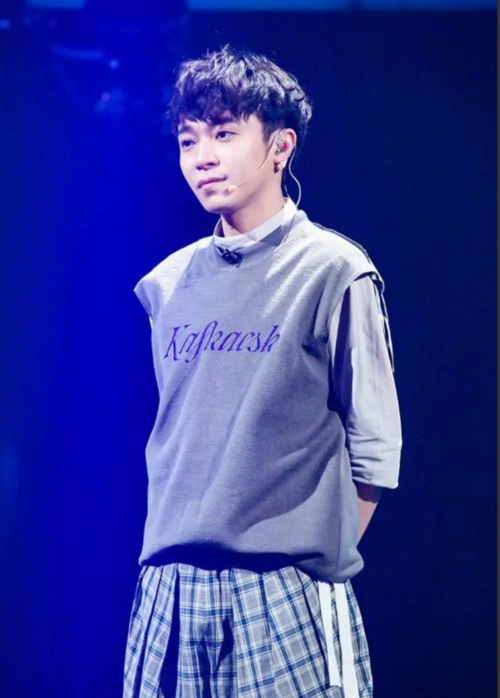 吴青峰陈粒歌手合作《望穿》 吴青峰喊话要结婚吓坏陈粒