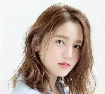 脸大的妹子,选择这些发型也能秒变高级脸,一个偏分就是气质宝宝