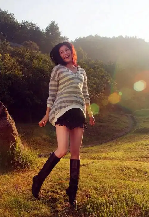 甄锡条纹长衫正风靡