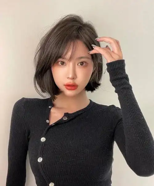 可爱俏皮 绝对是你减龄的好帮手#法式烫发   #短发造型   #减龄发型