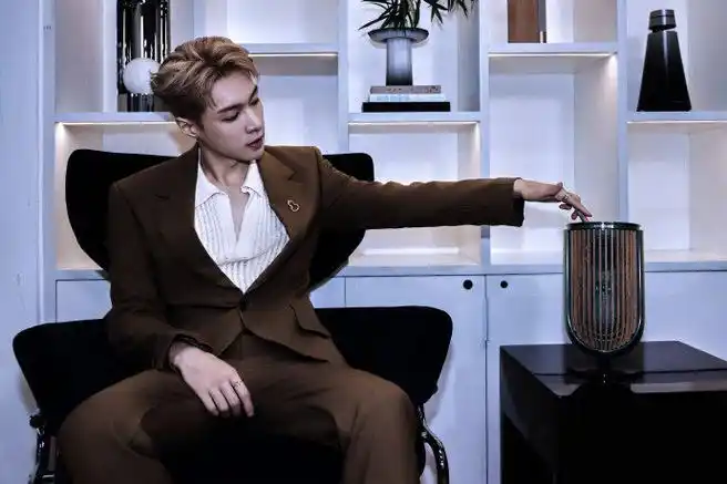 2023  张艺兴微博更新台台存档(231120-231126)ii231124|一则:闪现一