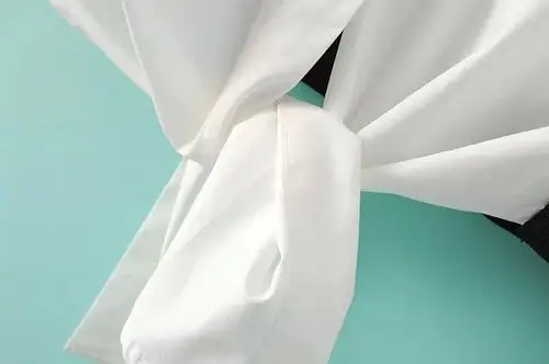 2015春夏新款 5 专柜同款 后面字母刺绣衬衫 白色打结女衬衣