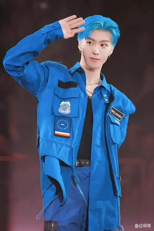 男星的惊艳蓝发造型:范丞丞洒脱,杨洋少年感十足,许凯高冷帅气
