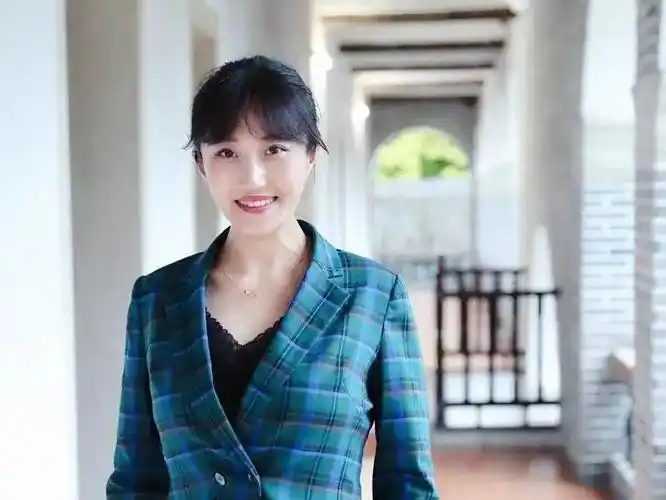 光明教育巾帼榜样玉律学校校长王婷获评广东省三八红旗手