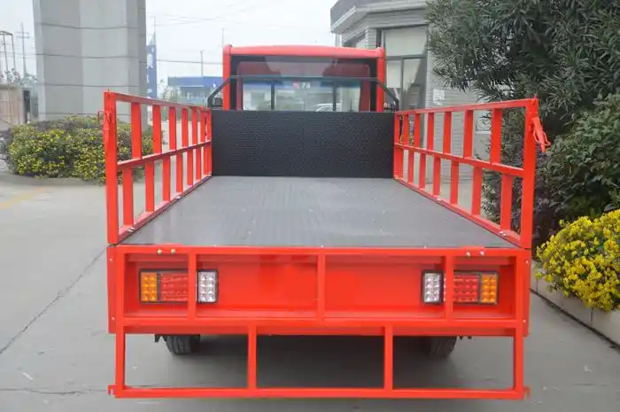 平板带围栏电动货车