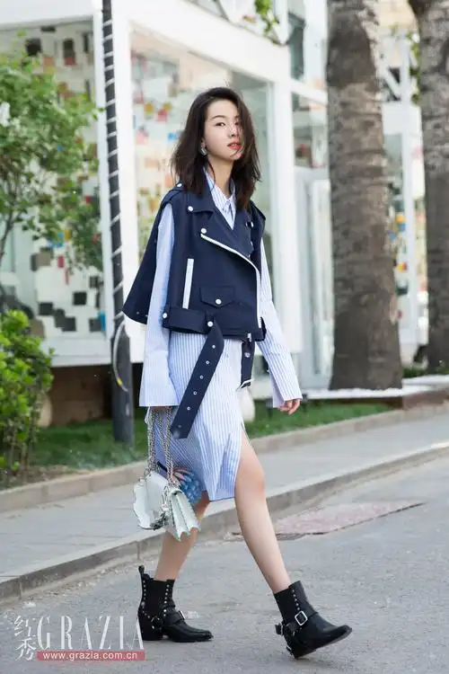 陈都灵最新街拍曝光 明朗少女青春洋溢 - 明星 - 南方娱乐网