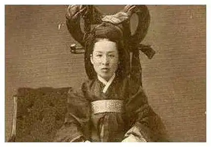 袁世凯三姨太貌美如花却一生不得宠,多年后子女揭开真实原因