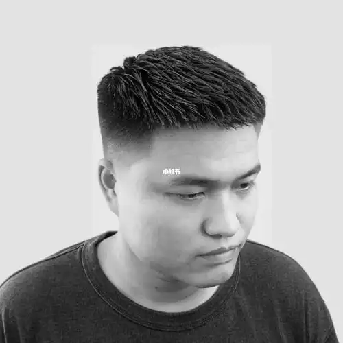 男士风格短发