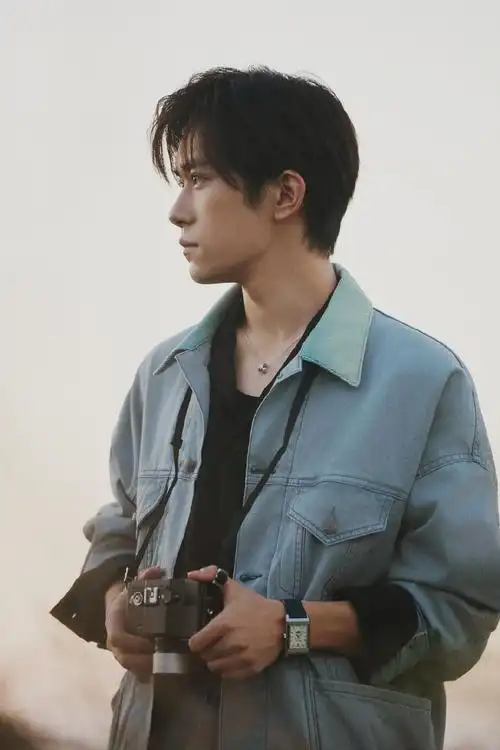 握笔之手,较生活尤曲折.破枷锁之困,待春和景明时.期逢刘