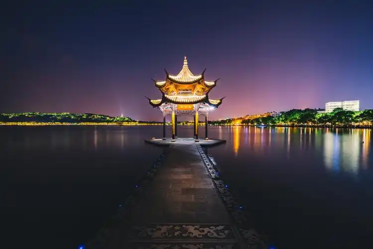 浙江杭州西湖夜景4k高清图片,4k高清风景图片,娟娟壁纸