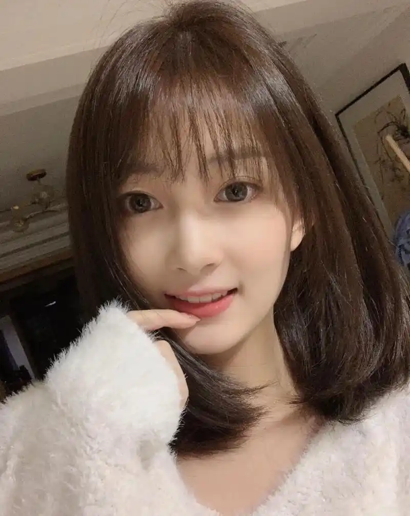 40岁女人最减龄发型是什么,试试这几款,洋气又好看__财经头条