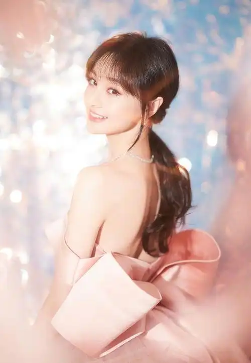 郑爽春晚表演小品,首次登台就挑战语言类节目,这叫没演技?