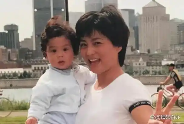 这6位女星"桃花眼"太美了,灵动里透着风情,一颦一笑堪称绝色