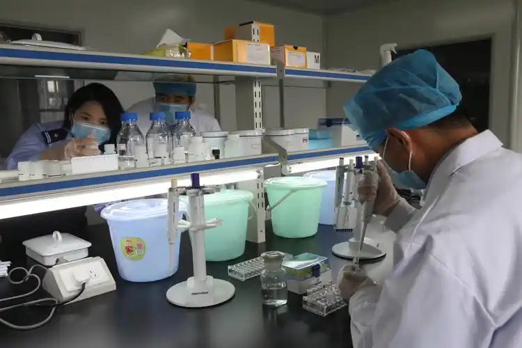 参观宜昌中天华康亲子鉴定中心实验室