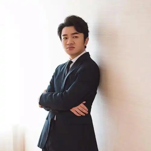 现场,马丽问王祖蓝这些年为什么不做喜剧了?