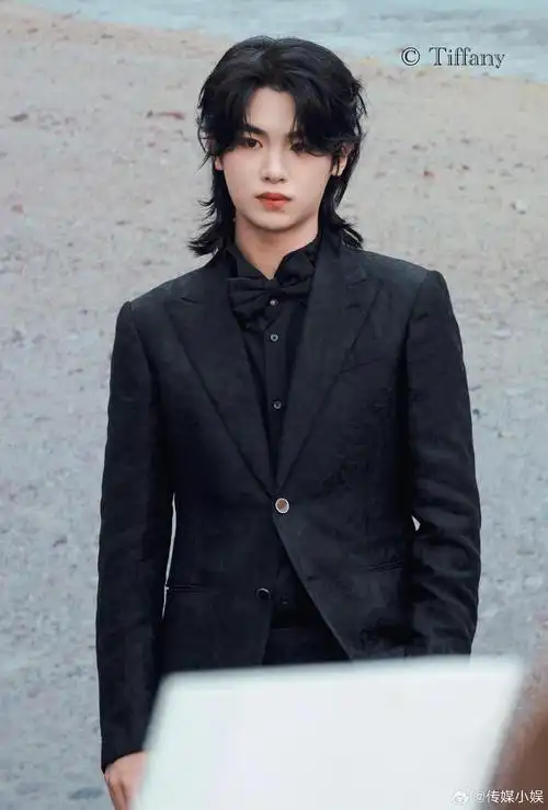 谁能抵挡得住狼尾造型的黄明昊,太迷人了!