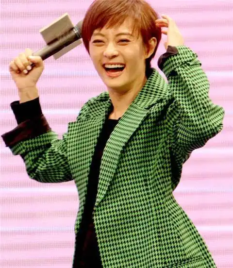 邓超隔空示爱,孙俪大笑表开心