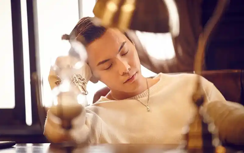 偶像男神陈伟霆呆萌霸气写真电脑壁纸下载