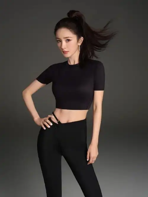 被杨幂身材秀到了