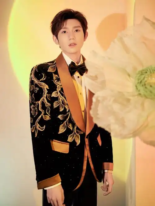 王源2021第二封家书……_高清图集_新浪网