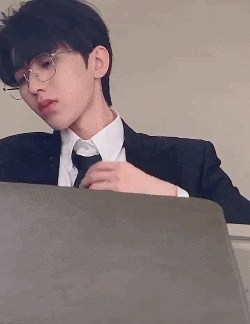 蔡徐坤动图 - 堆糖,美图壁纸兴趣社区