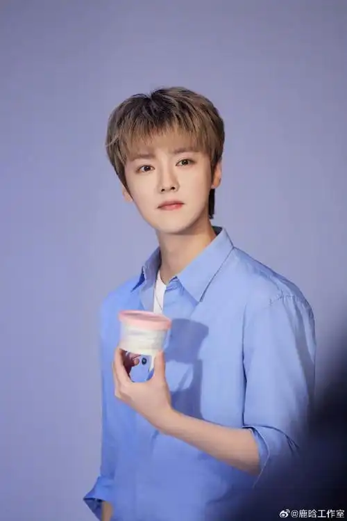 鹿晗代言甄稀冰淇淋##全世界最帅的老板