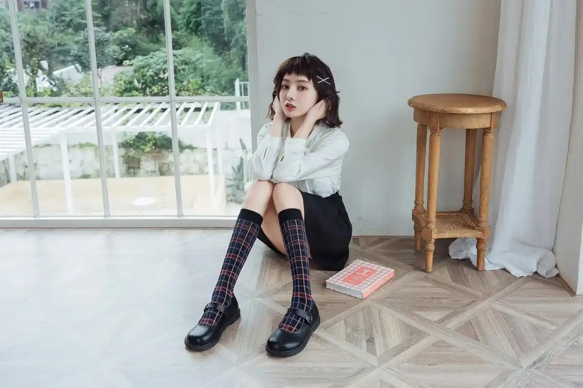 小腿袜 #显高显瘦显腿长 #袜子穿搭 #秒变大长腿 #网红 - 抖音