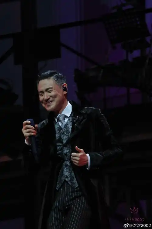 张学友超话#张学友60 巡回演唱会#他说:在舞台上就是他最幸福的时候.