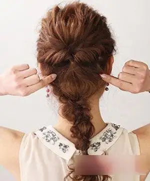 短头发怎么扎头发减龄(2款简单的扎齐腰长头发的方法教程)(5)