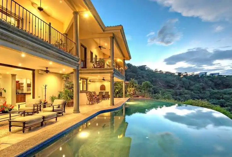 投资自住两相宜:人人都爱的海景别墅 | 海外